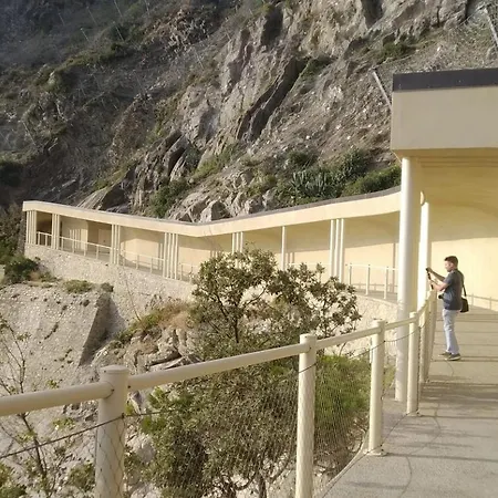 L'etoile A 500m Dalla Stazione La Spezia